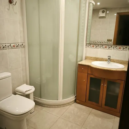 Vut Santa Monica * טרואל