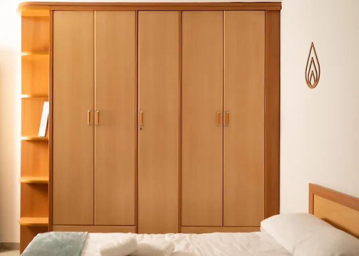 Vut Santa Monica Apartment